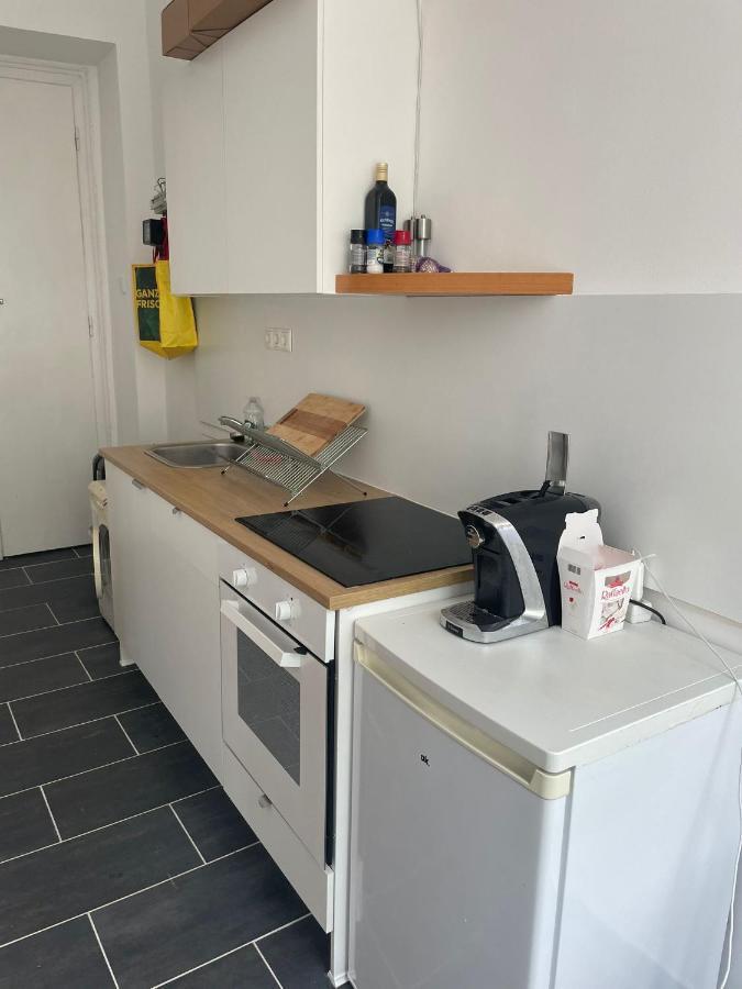 Small Apartment Near The Center Wina Bagian luar foto