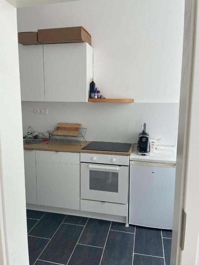 Small Apartment Near The Center Wina Bagian luar foto
