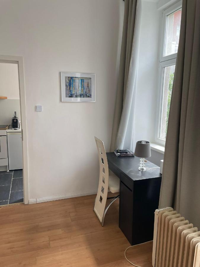 Small Apartment Near The Center Wina Bagian luar foto